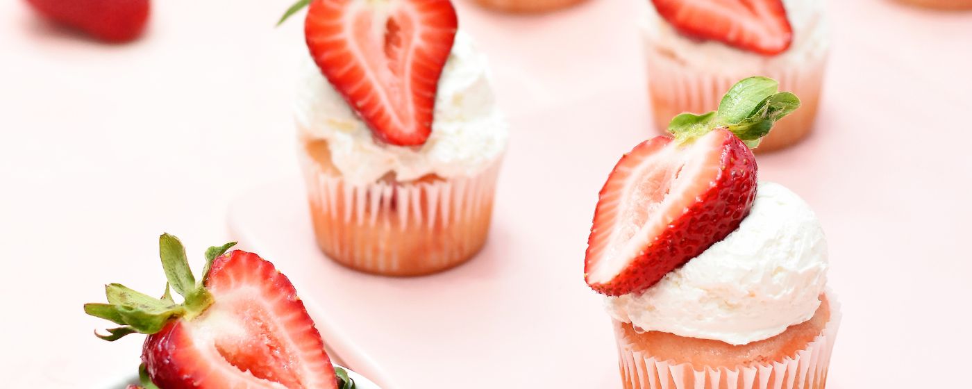 junior baking club - strawberry & lemon mini cakes